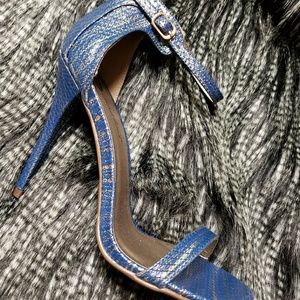 Navy and Gold Heels, size 8.5